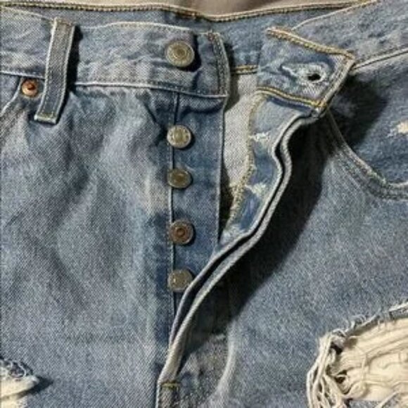 Levi's Premium 501 Button Fly Light Wash Distressed Fringe Shorts Size 31 - Picture 2 of 6